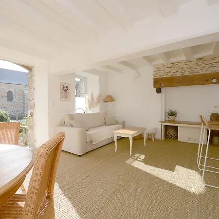 Le Charme Des Vallons Saint-Senoux Exterior photo